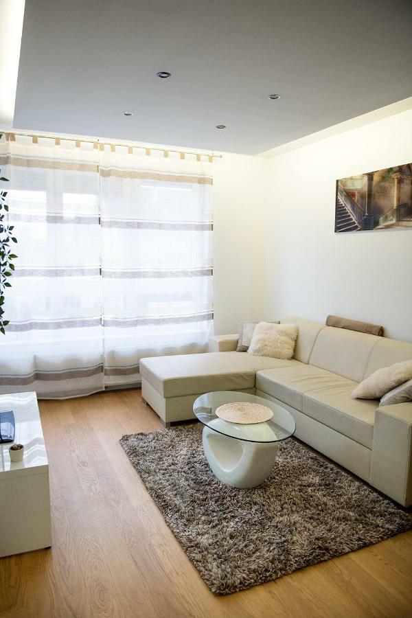 Sauna - Flexible Selfcheckins 6 - Zagreb - Garage - Electric Vehicle Ccharger - Loggia - New - Luxury - Apartments Repinc 6 Kültér fotó
